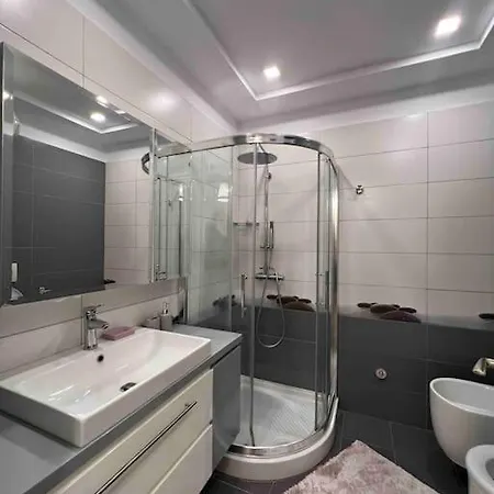 Double With Balcony טיראנה